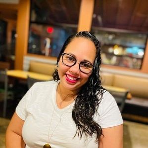 Meet your Posher, Omayra